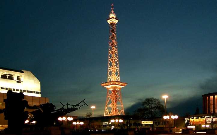 La Funkturm de Berlin est une belle copie de la Tour Eiffel avec son restaurant et sa vue panoramique