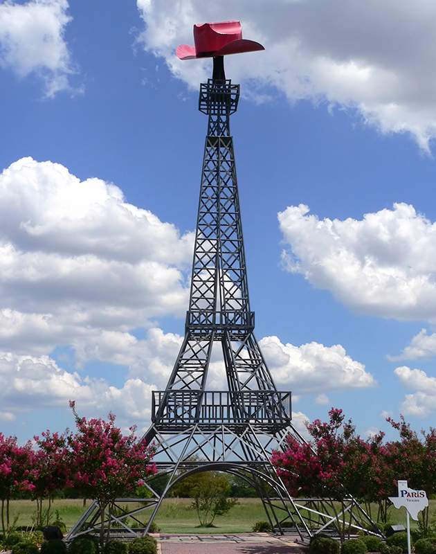 Une Tour Eiffel a aussi été dressée dans la ville de Paris au Texas.